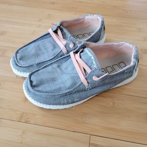 Womens Hey Dudes size 8